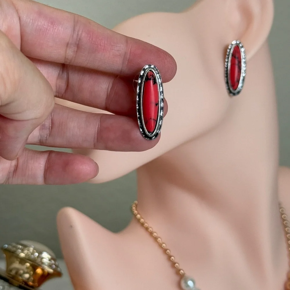 ⚜️ Western Silver and Red Stones Earrings - Picture 6 of 7
